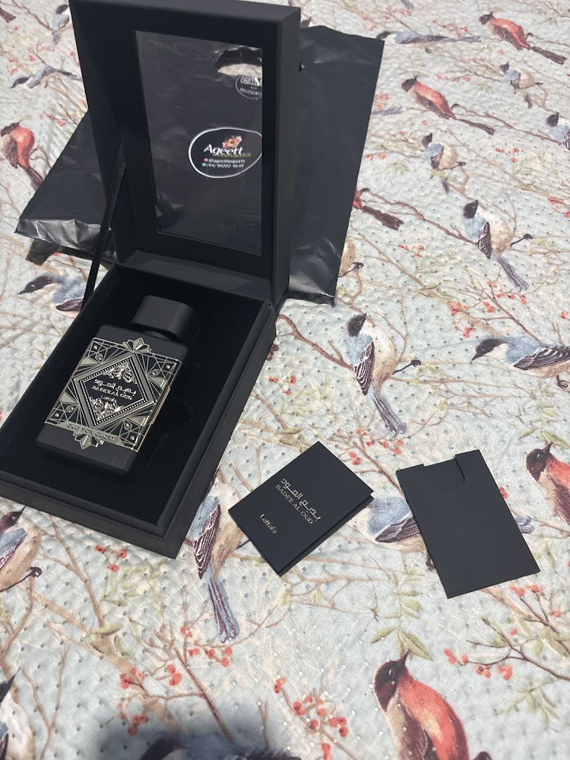 Perfume importado em caixa-presente preta
