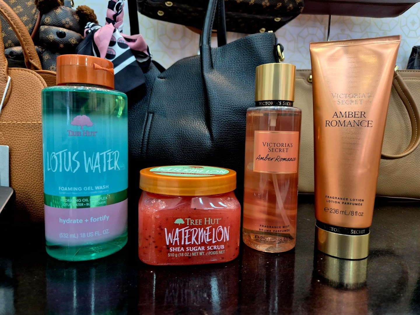 Linha de body splash, hidratantes e cosméticos da Ageett