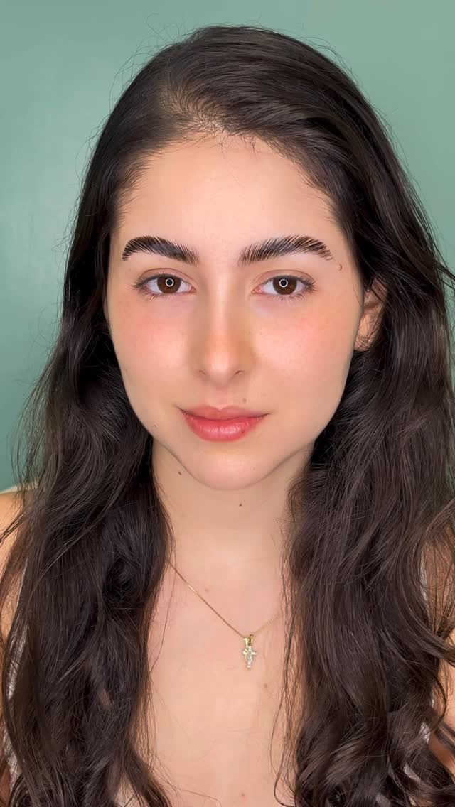 Penteado e maquiagem em producao feminina