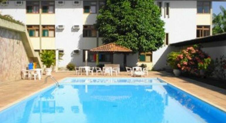 Piscina e area externa do Hotel Vale do Tocantins
