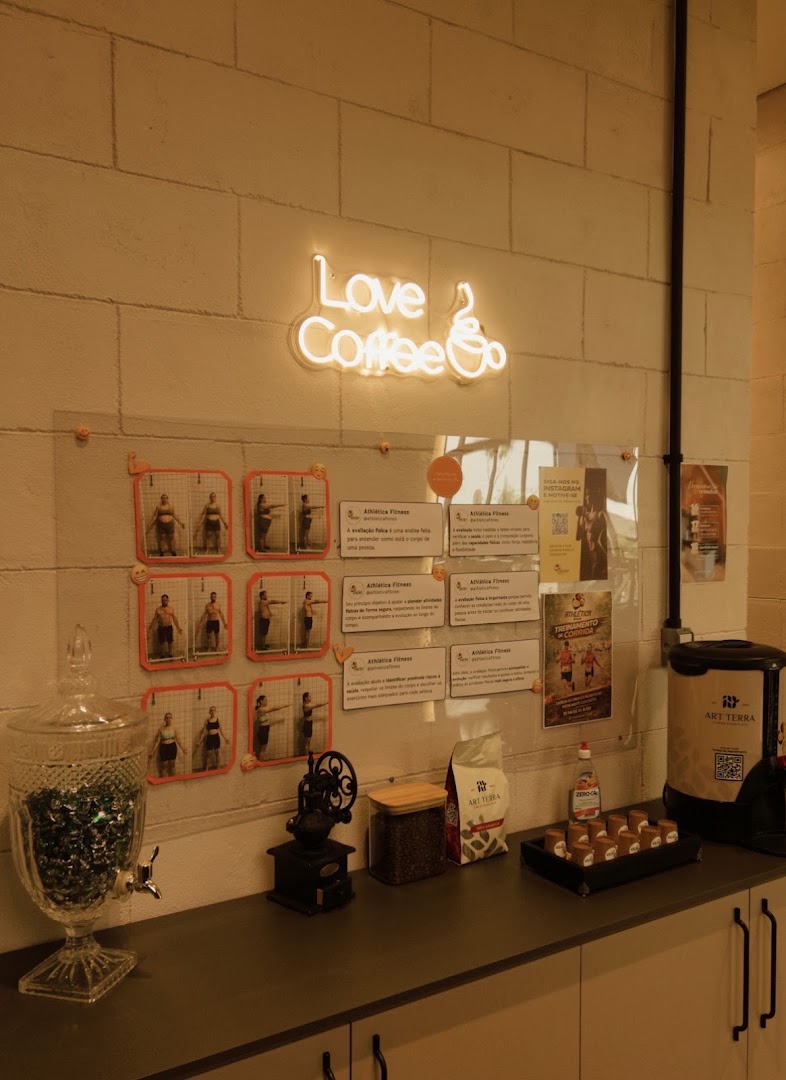 Cantinho do café com letreiro neon