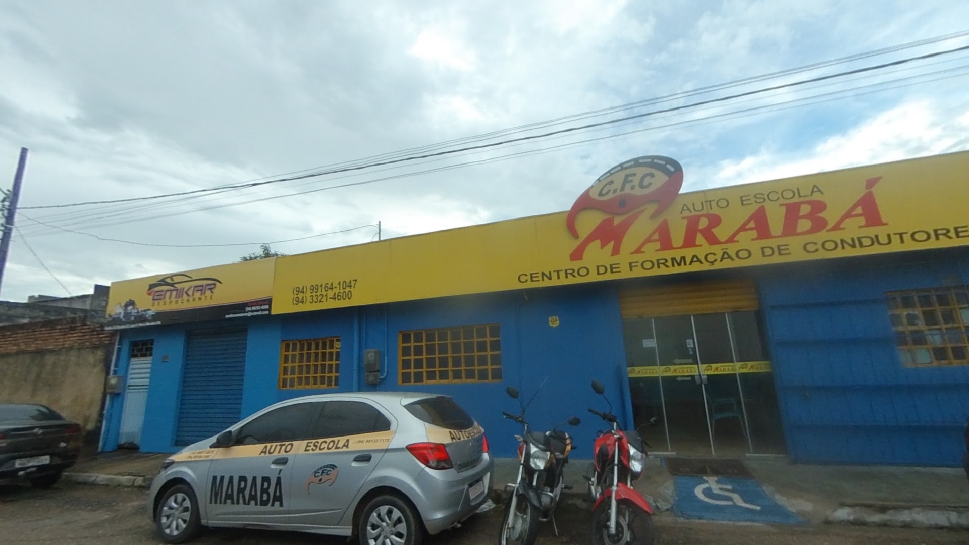 Sede da Auto Escola Marabá vista da rua