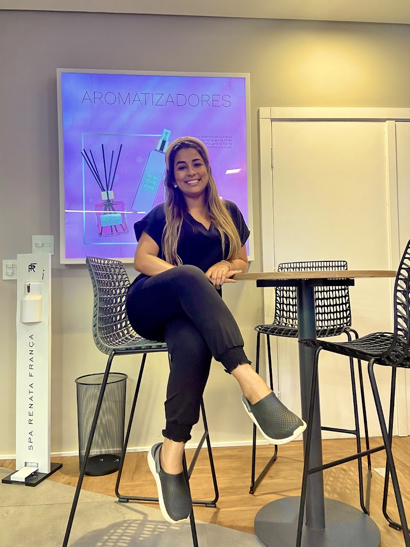 Beatriz Fernandes no estúdio