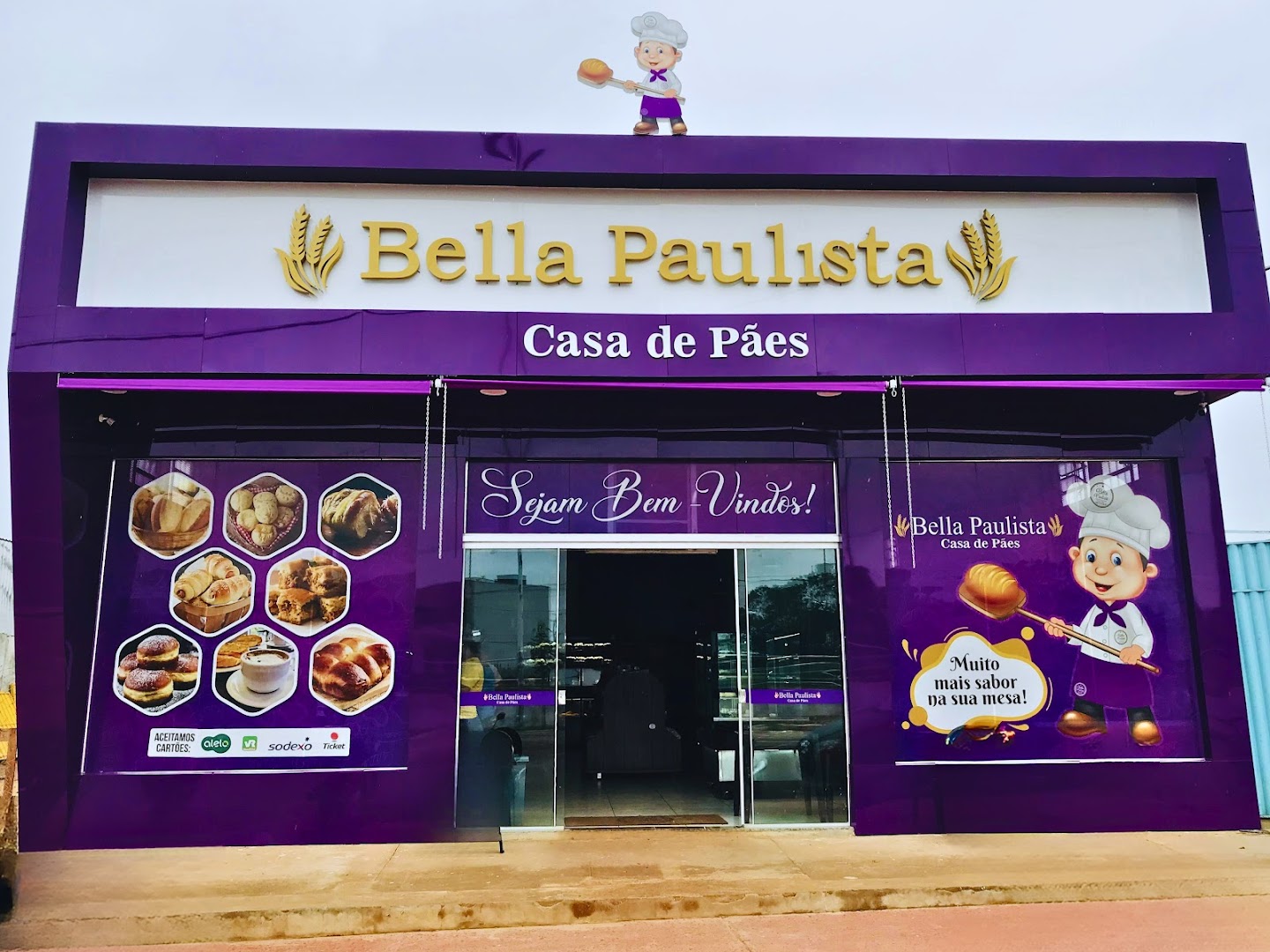 Fachada roxa da Bella Paulista Casa de Pães em Canaã dos Carajás