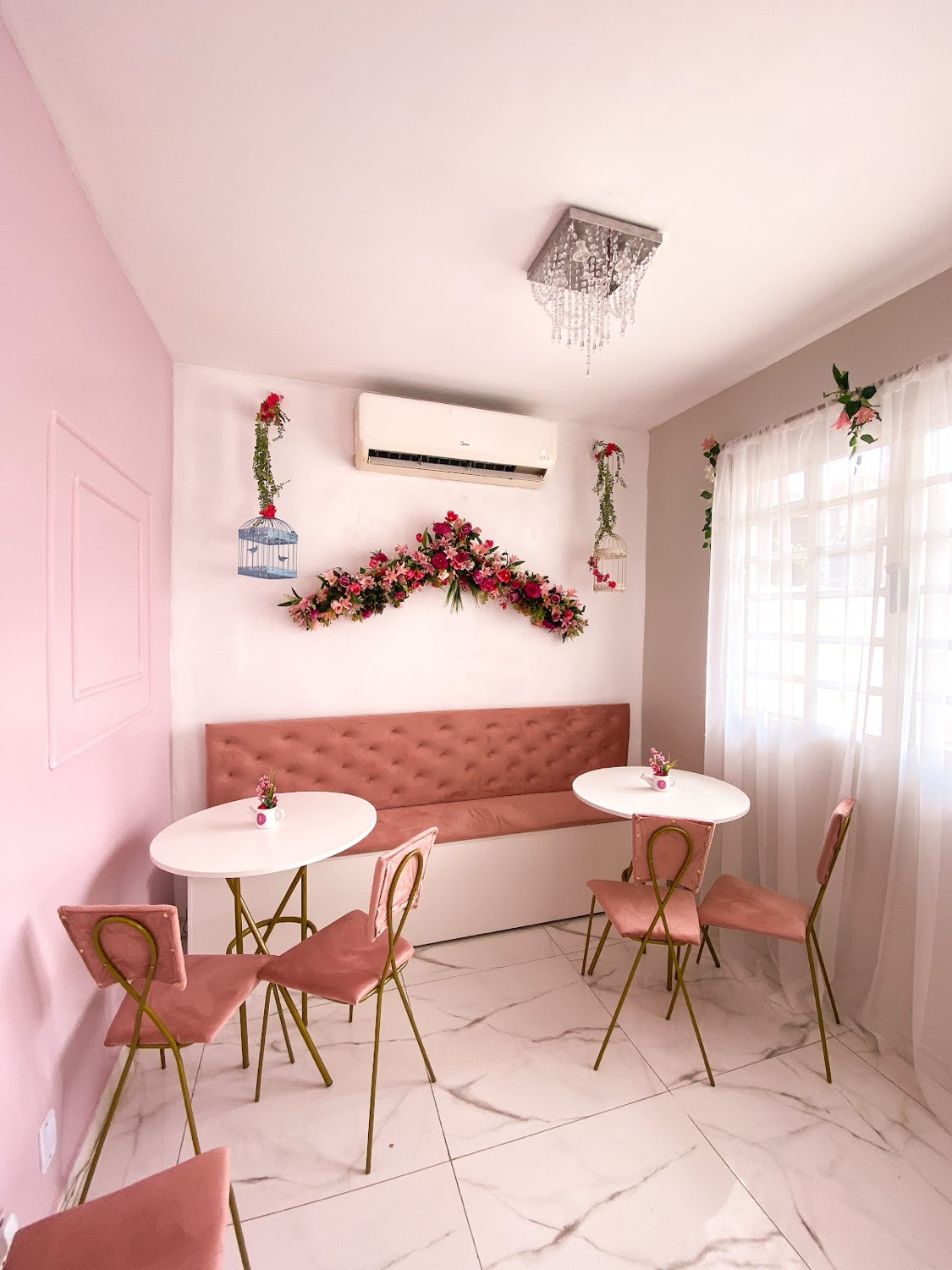 Cantinho interno do Café Container