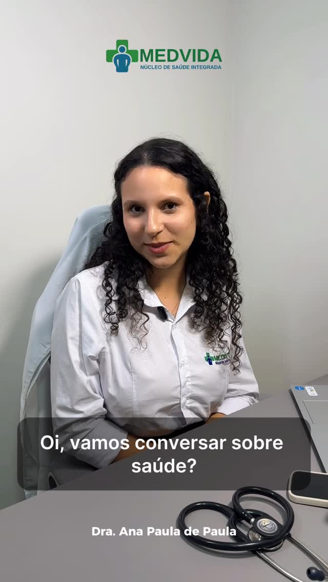Dra. Ana Paula de Paula em consulta na MedVida