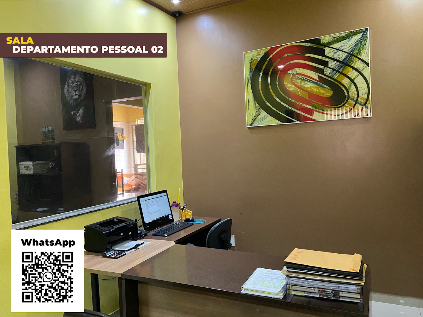 Segunda sala do departamento pessoal com notebooks