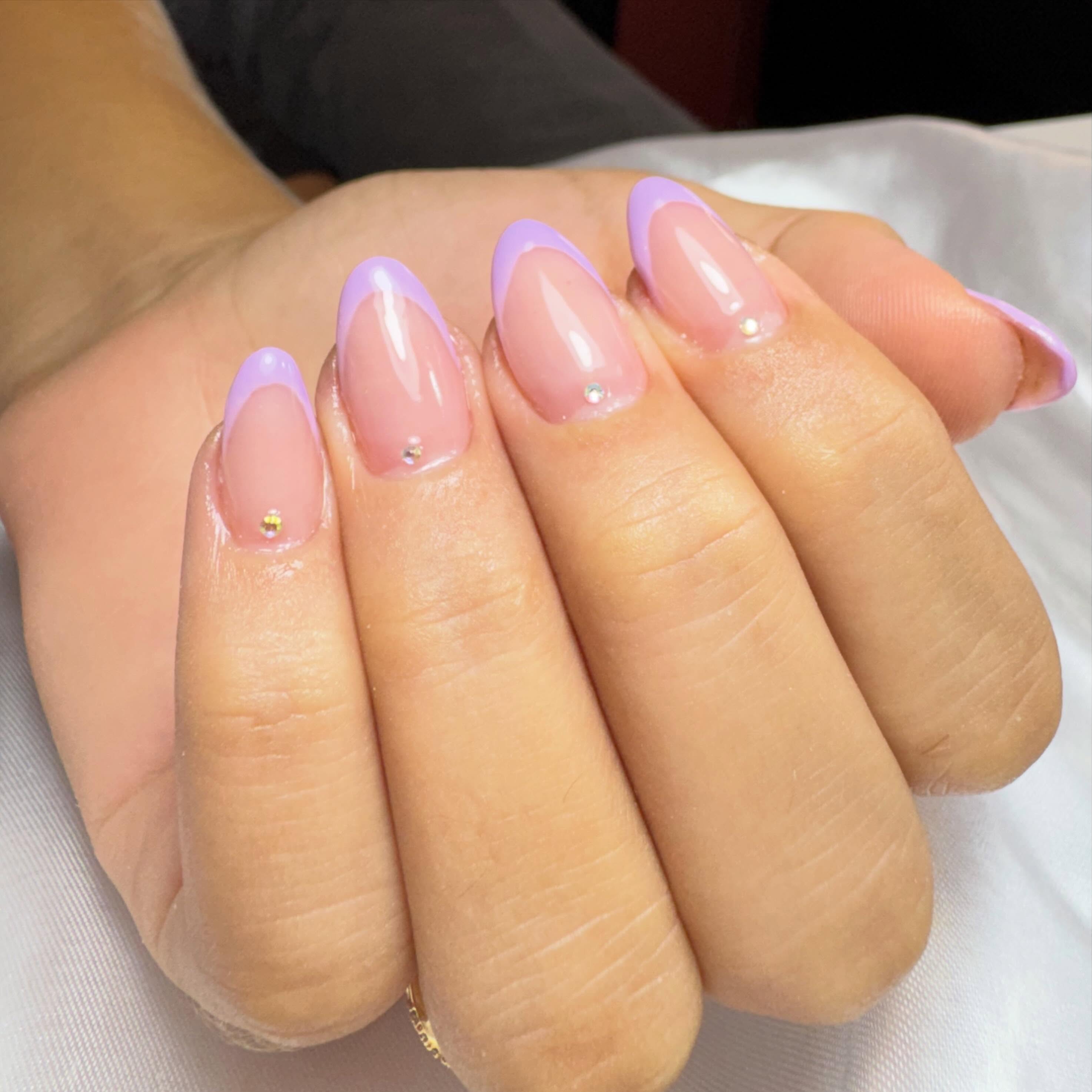 Francesinha em ombré lilás com detalhes brilhantes