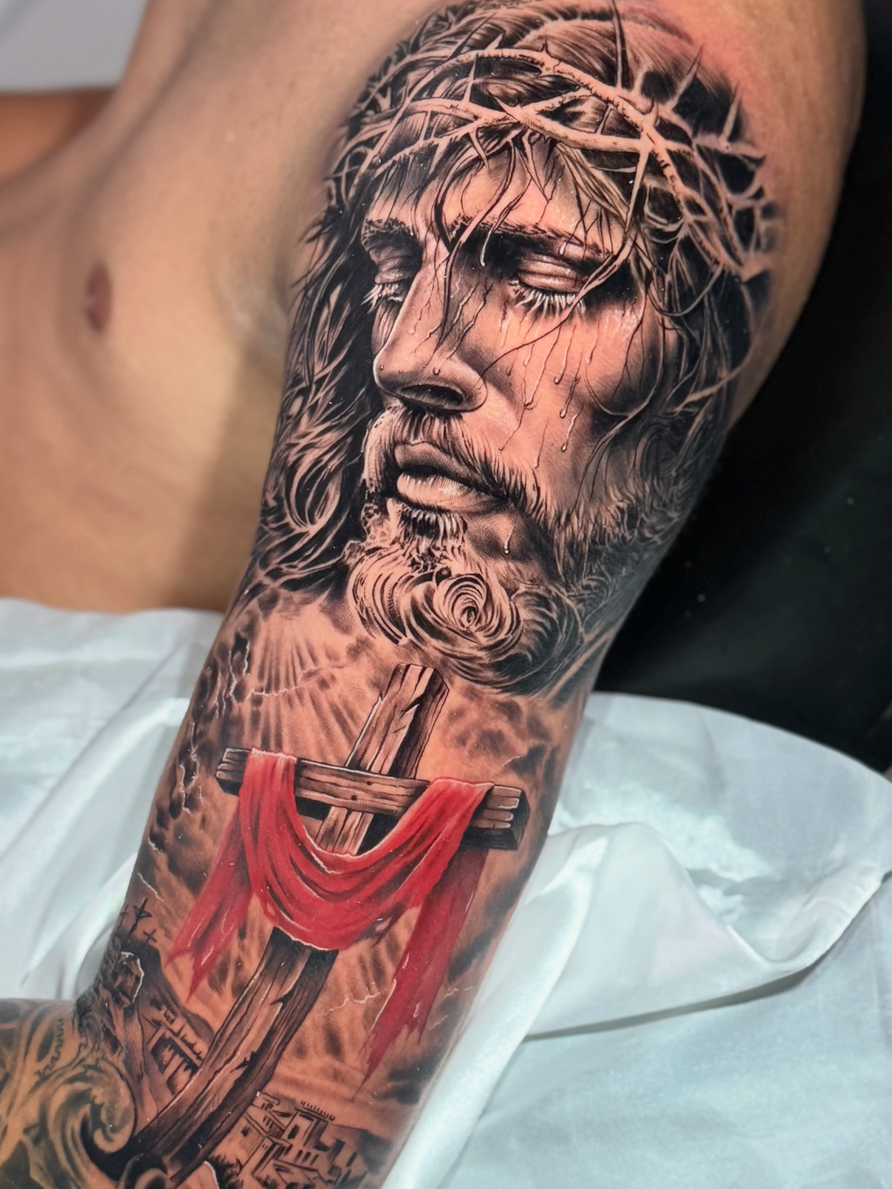 Tatuagem realista de Cristo em black and gray