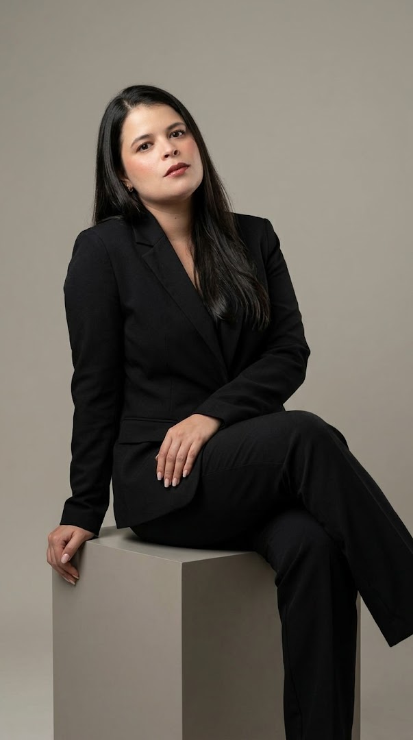 Retrato de Hortêncya Diniz de blazer preto