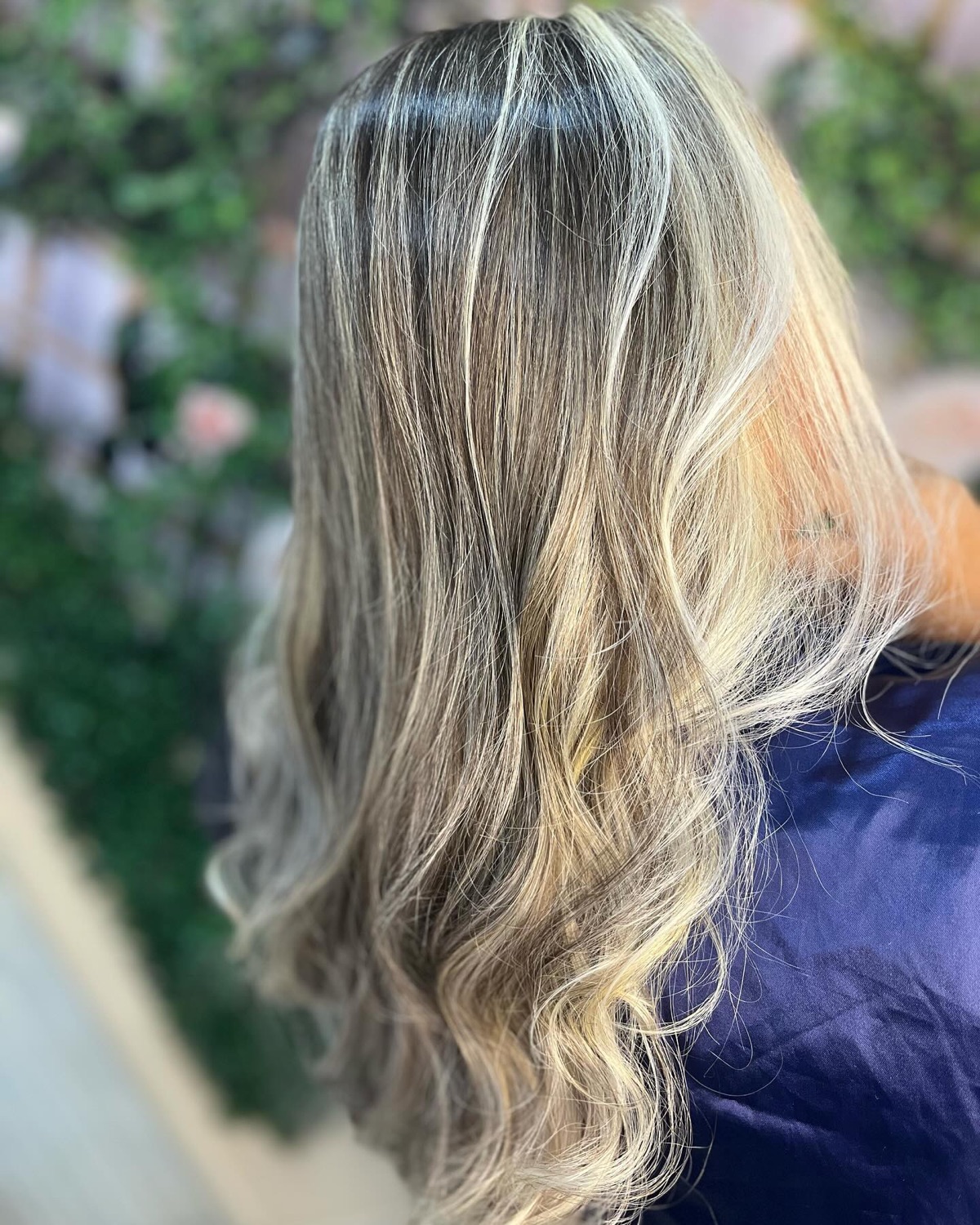 Loiro com balaiagem e ondas