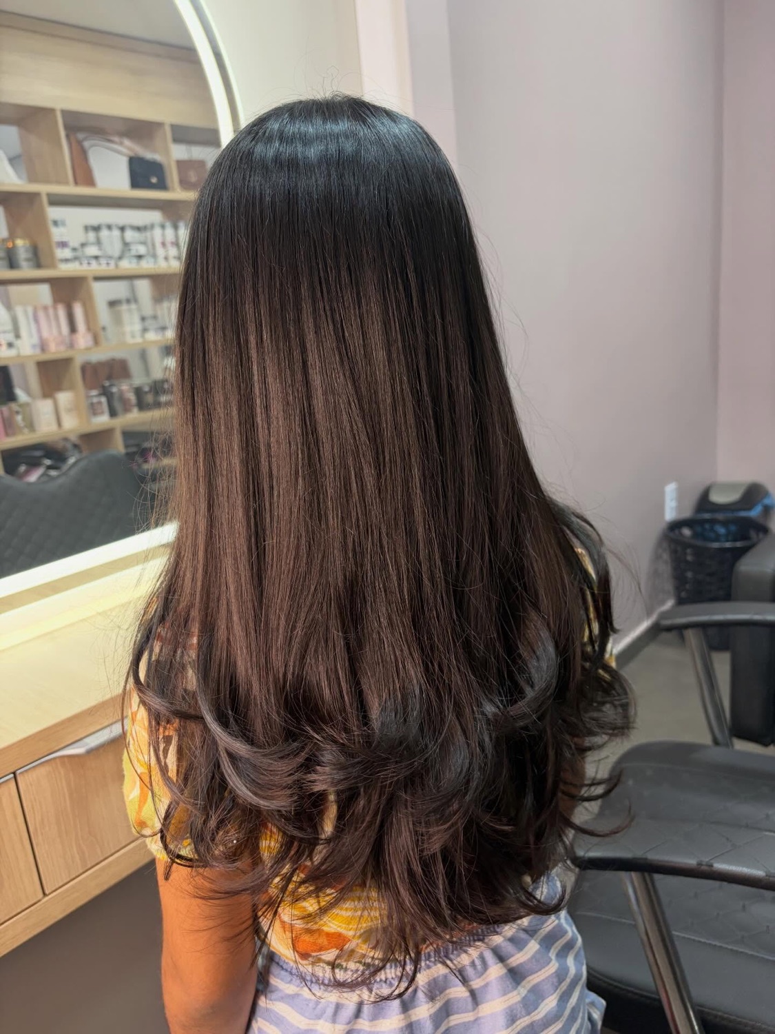 Corte com camadas e escova modelada