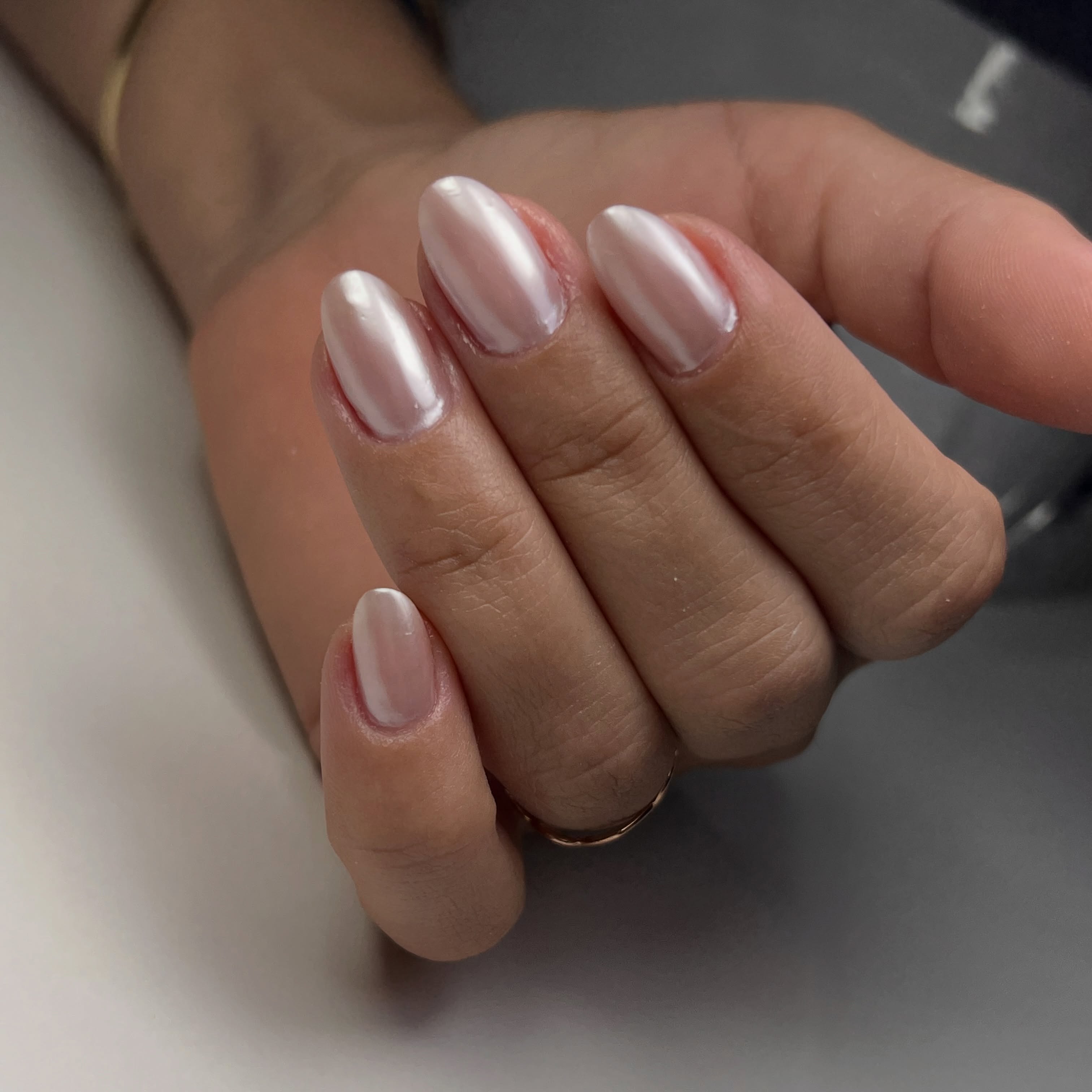 Unhas com acabamento glazed rosé
