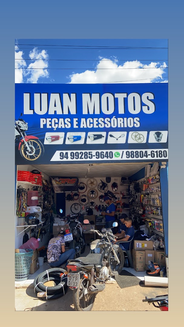 Fachada da Luan Motos com placa azul de peças e acessórios em Parauapebas