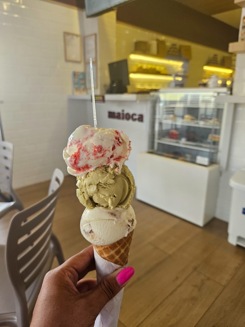 Casquinha tripla de gelato na Maioca