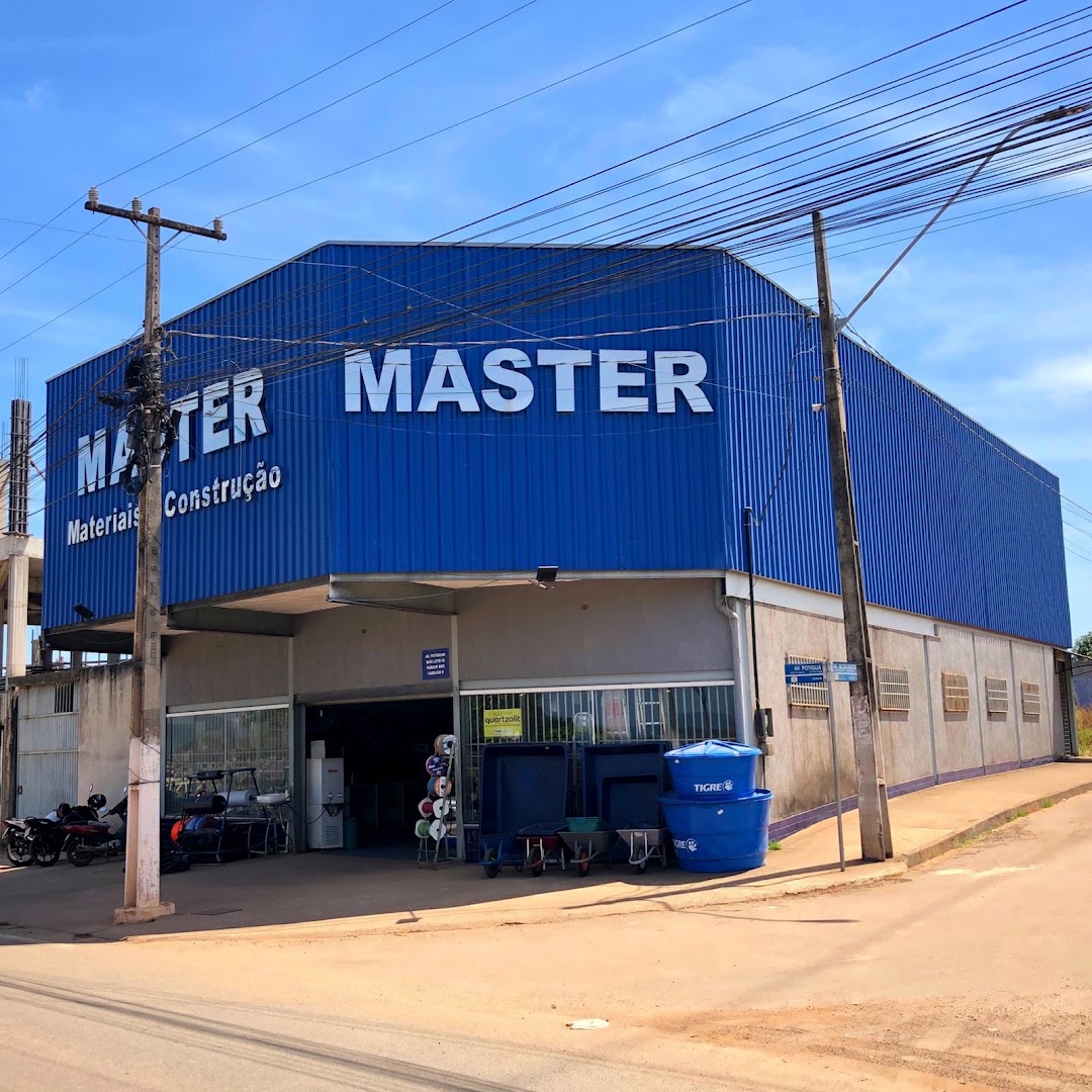 Fachada ampla e azul da loja Master