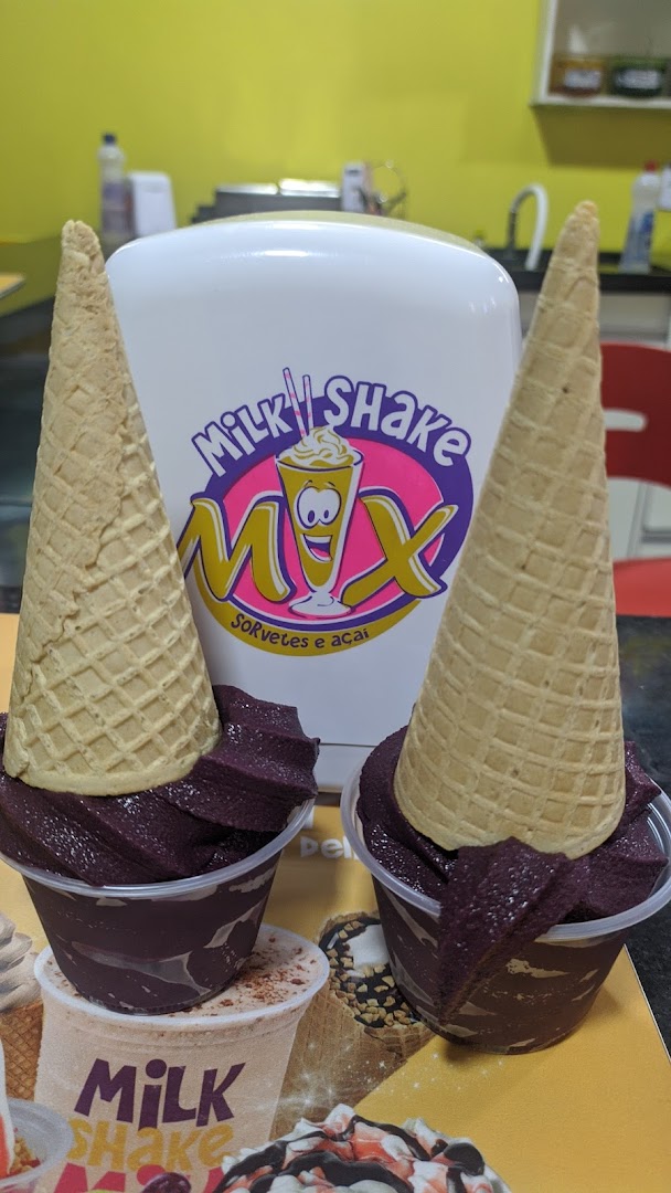 Cones e casquinhas com sorvete e açaí da Milk Shake Mix
