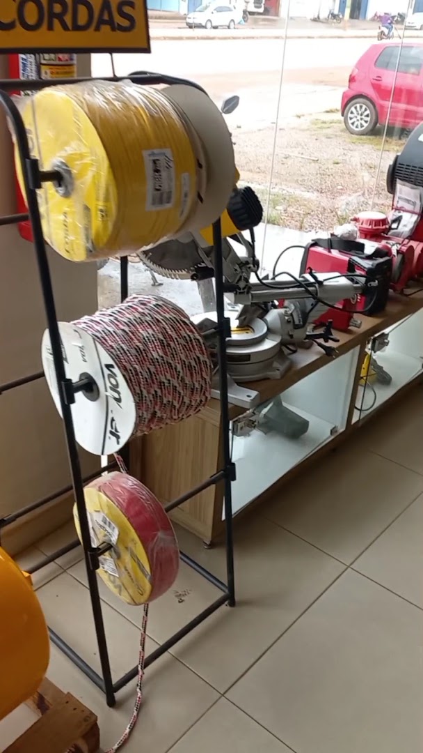 Ferramentas e máquinas para marcenaria