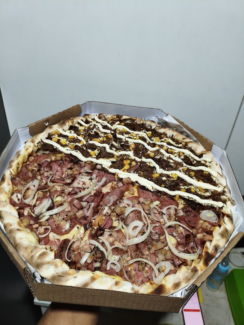 Pizza grande recheada