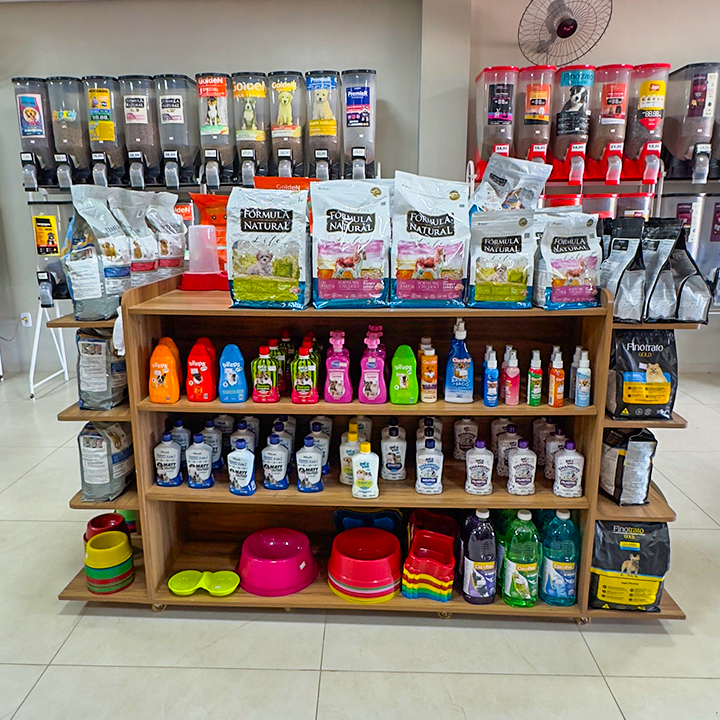 Prateleira de produtos de banho e higiene
