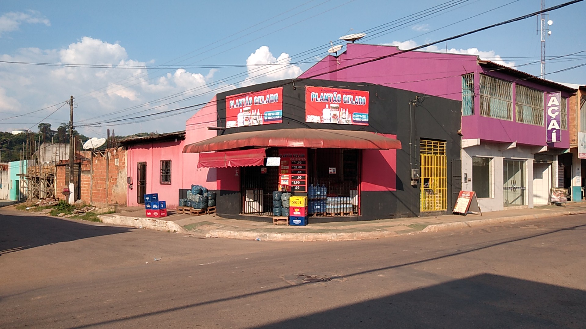 Esquina da loja Plantão Gelado