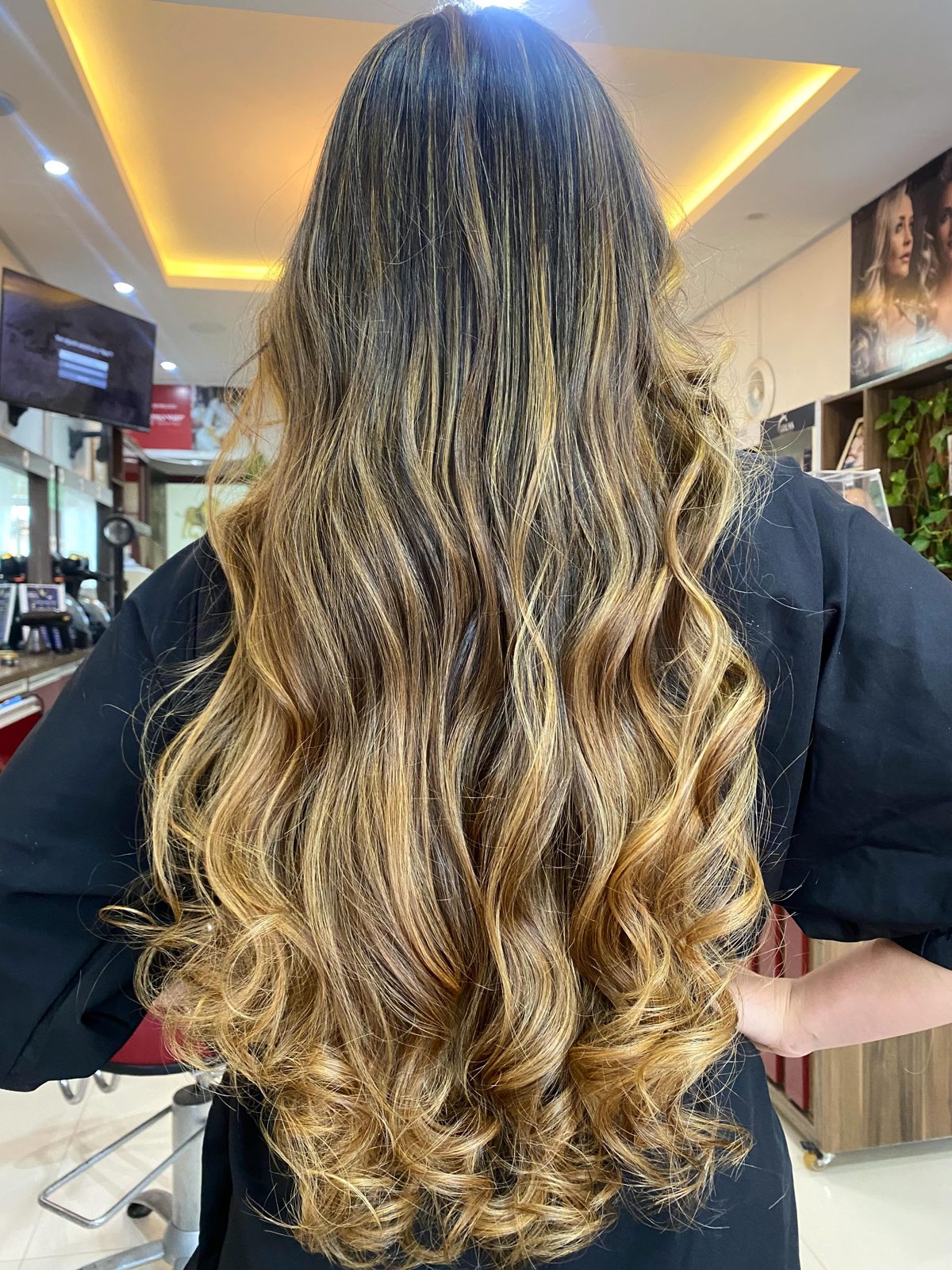 Cabelo iluminado feito no salão