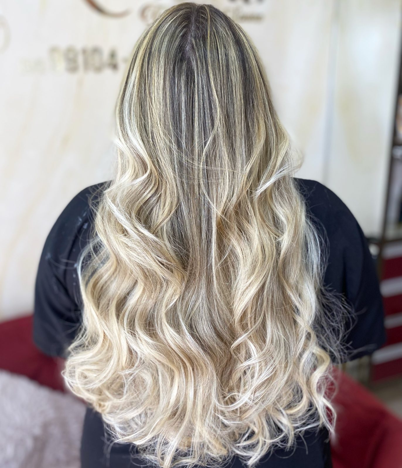 Loiro com ondas feito no salão