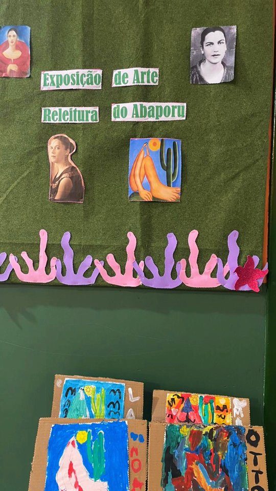 Exposição de arte com releitura do Abaporu