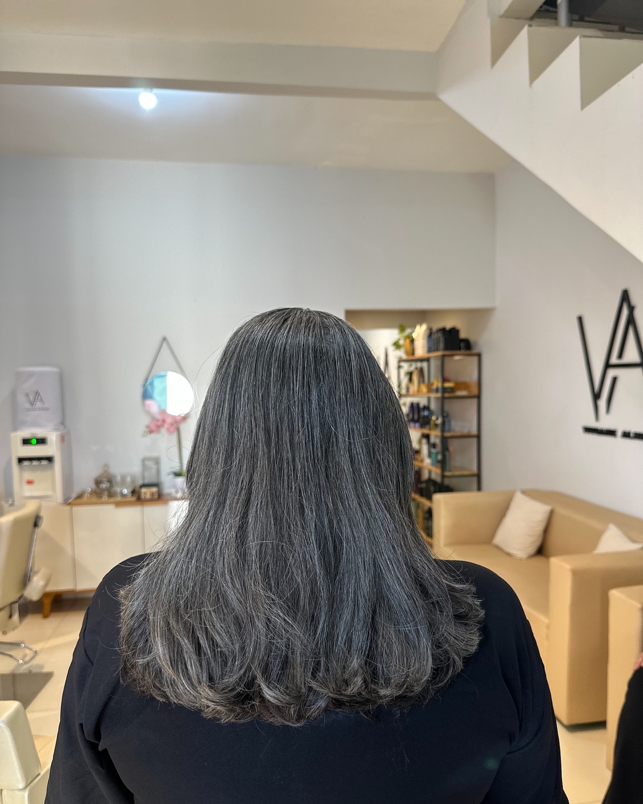 Ambiente do Studio Viviane Almeida com cliente finalizada