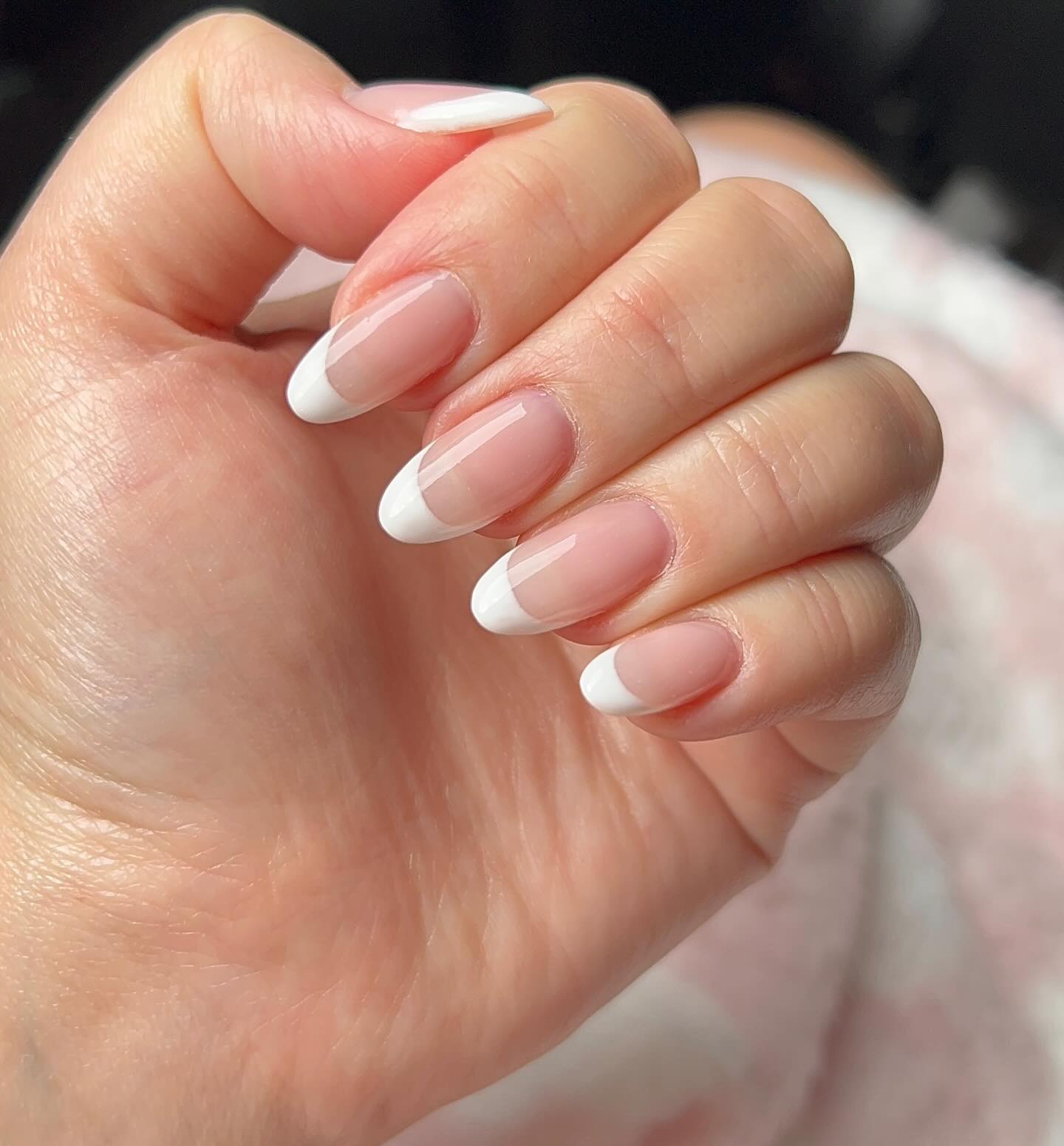 Unhas em francesinha