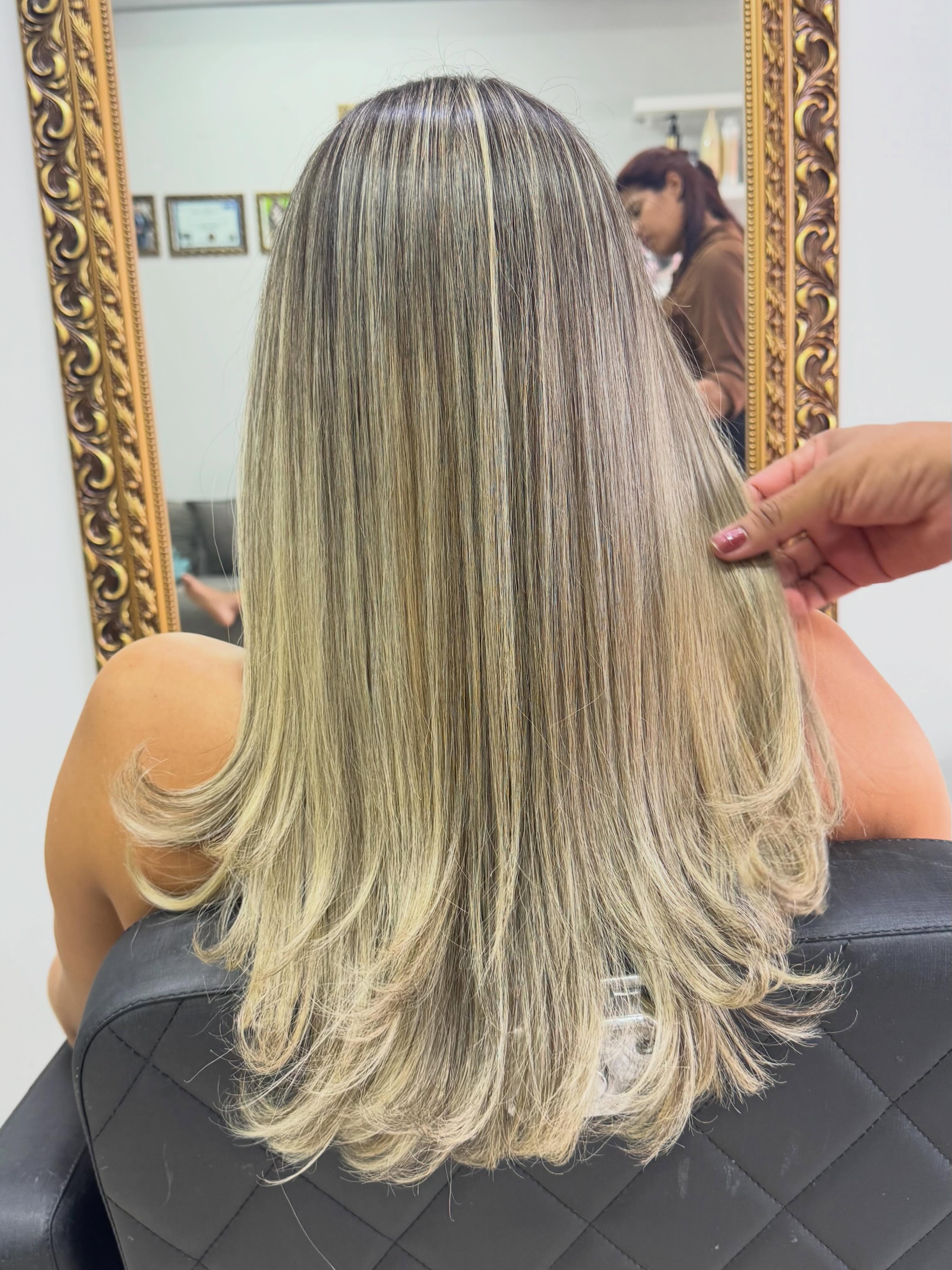 Loiro iluminado feito no studio
