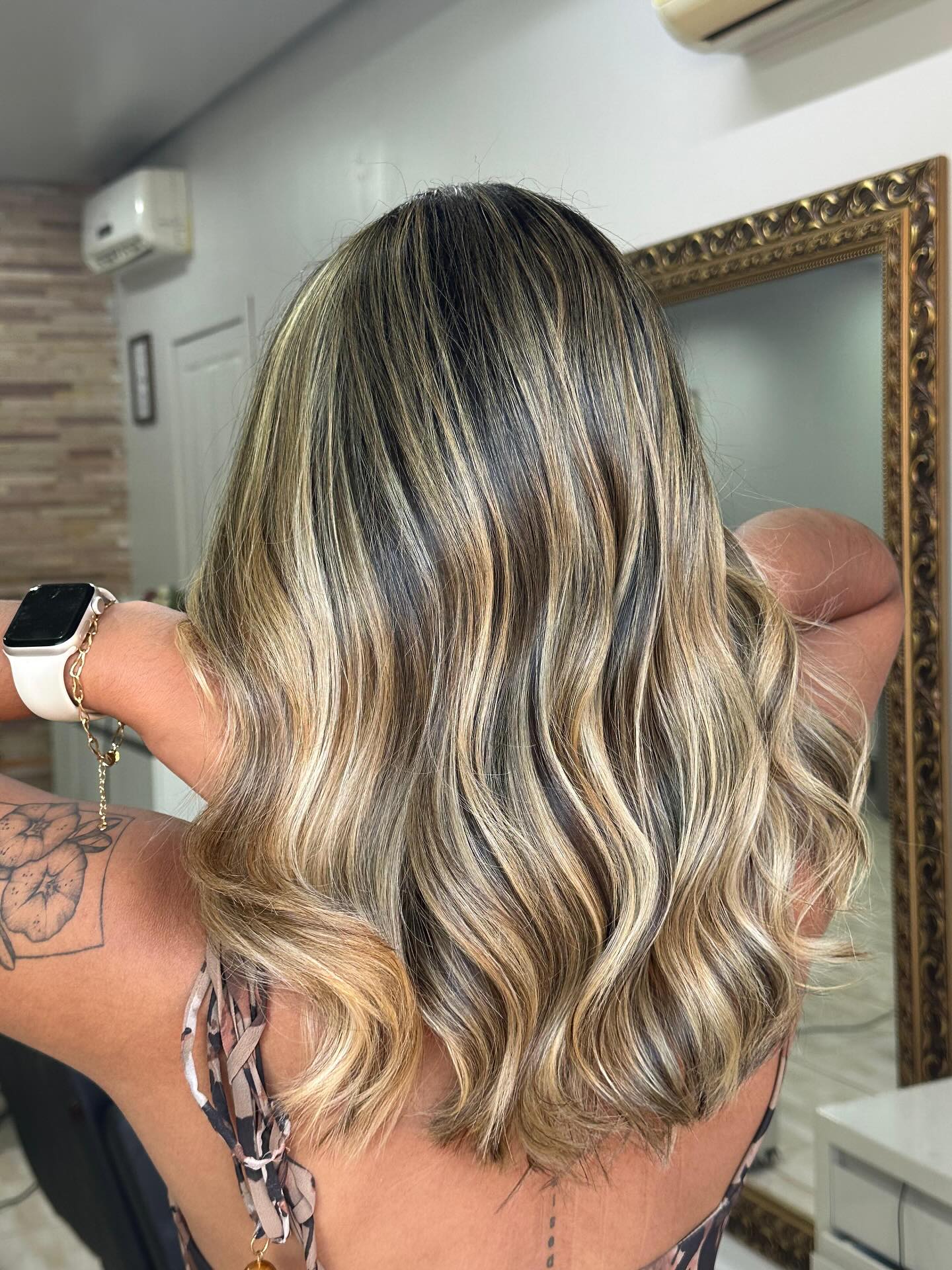 Mechas com ondas iluminadas