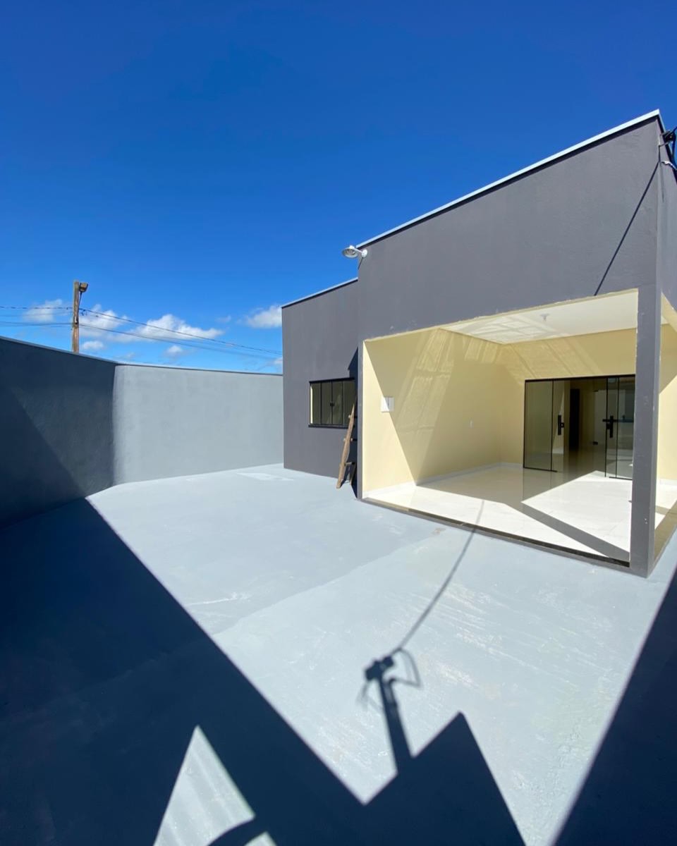 Casa nova com fachada moderna